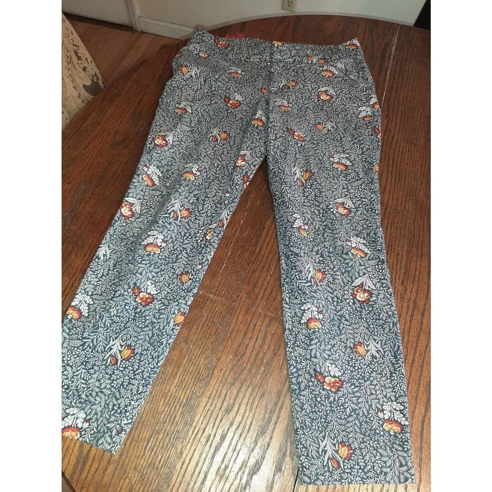 Size 8 Regular Old Navy Pixie Mid Rise Ankle Crop… - image 1